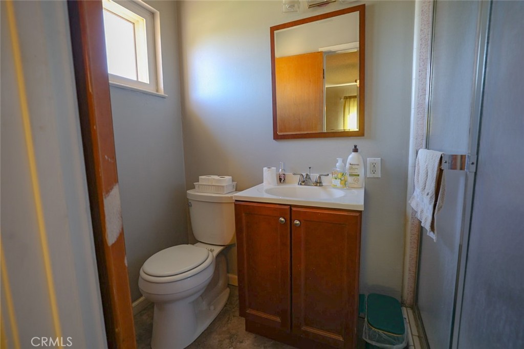 543 E Hopkins Ave, Fresno, CA 93706