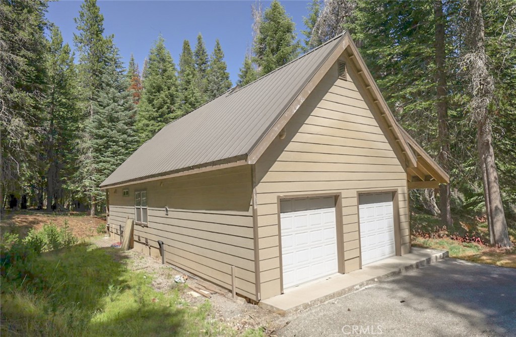 67922 Beasore Rd, Bass Lake, CA 93604