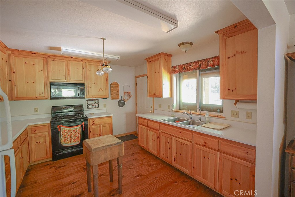 67922 Beasore Rd, Bass Lake, CA 93604