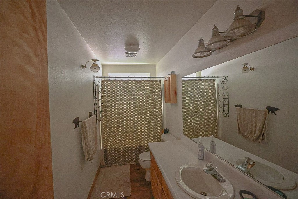 67922 Beasore Rd, Bass Lake, CA 93604