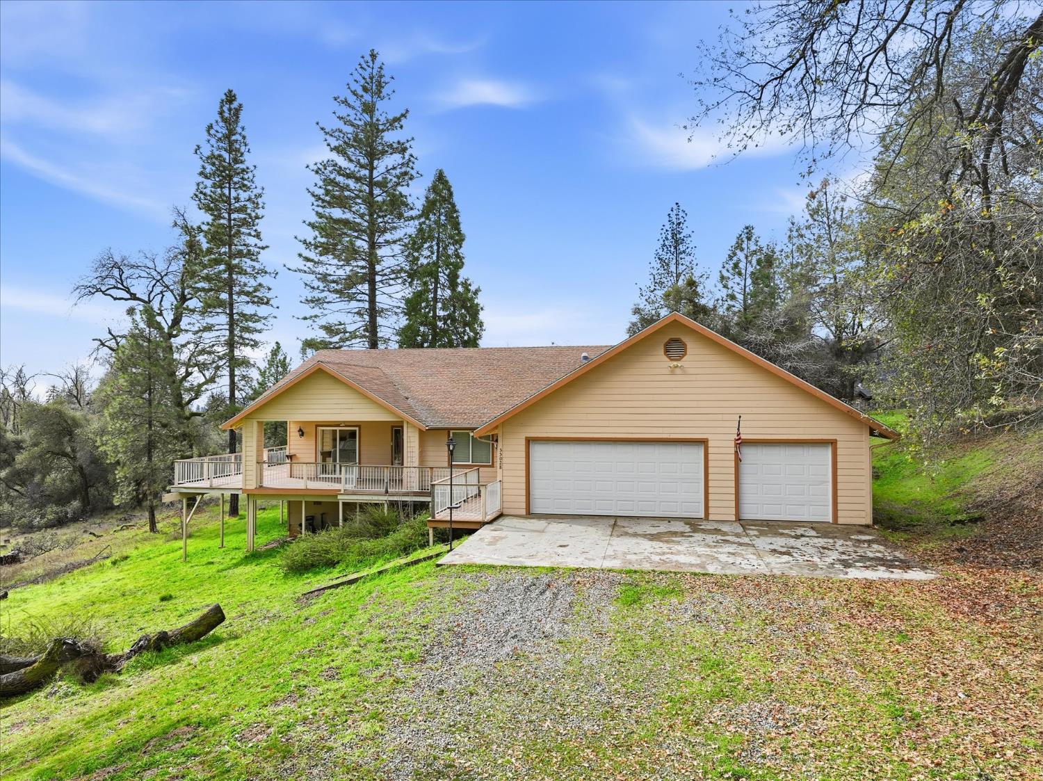 55028 Los Pinos Ln, Coarsegold, CA 93614