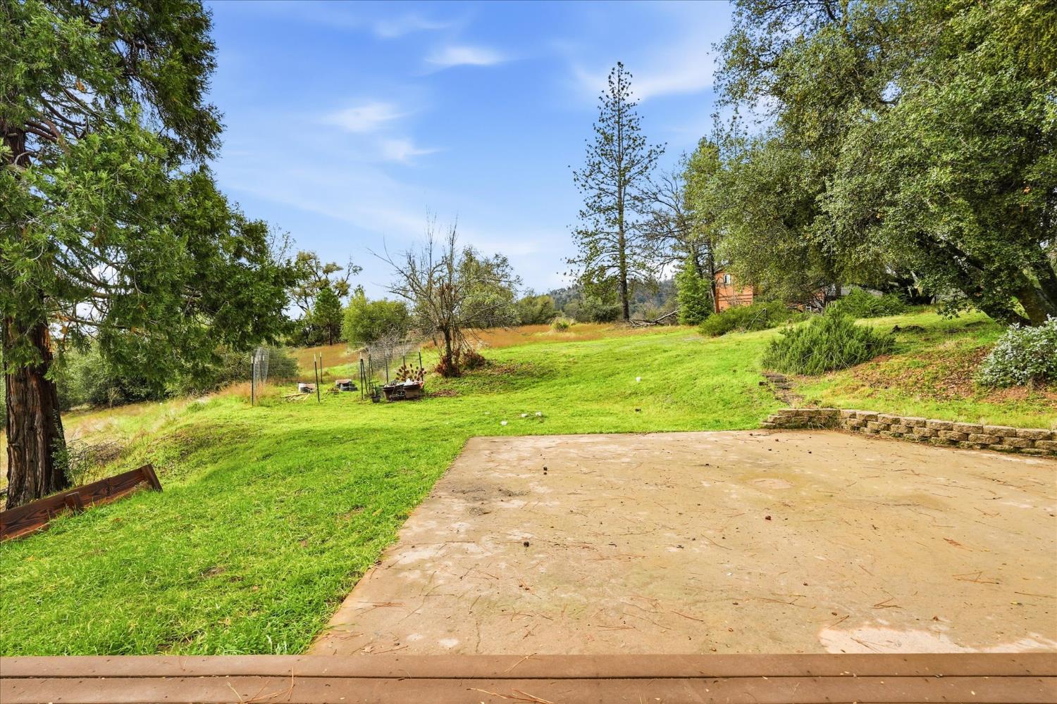 55028 Los Pinos Ln, Coarsegold, CA 93614