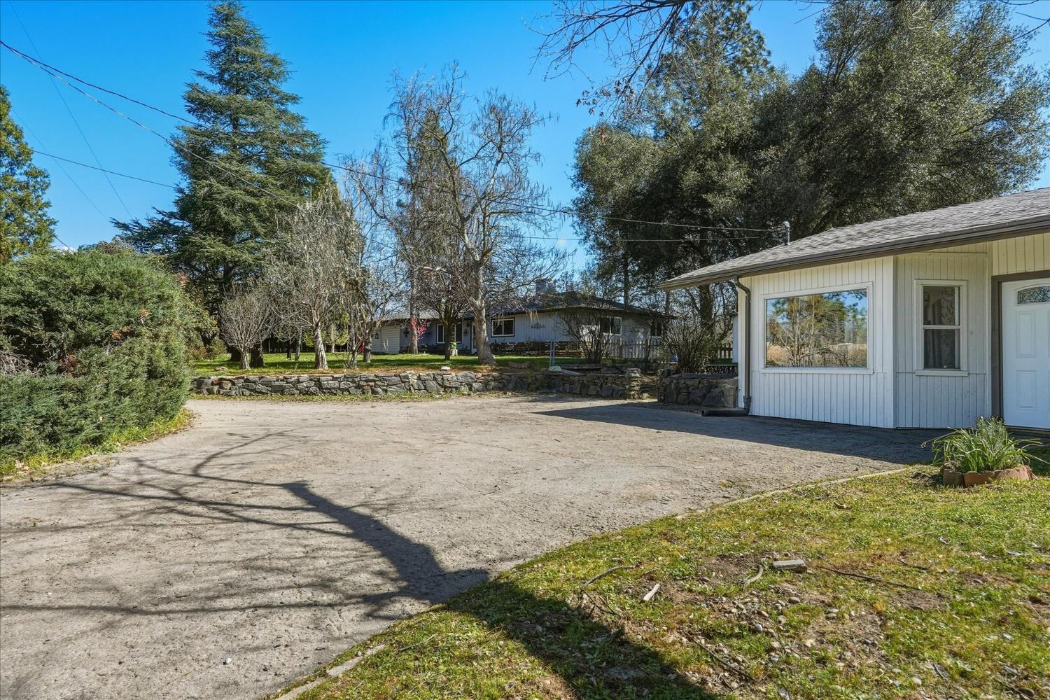 45430 Lauri Ln, Oakhurst, CA 93644